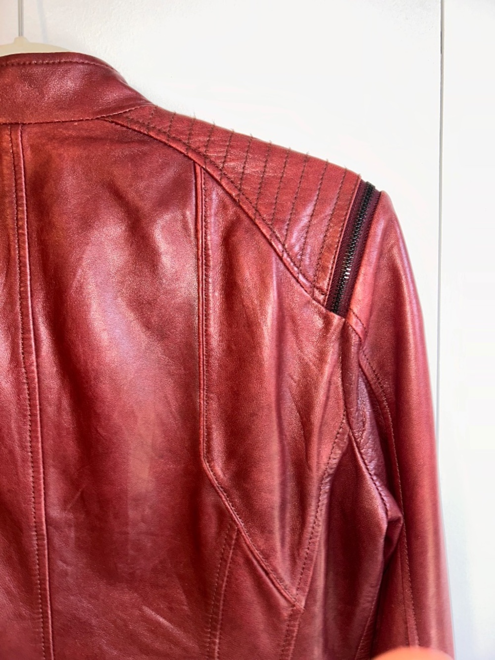 Bernardo Oxblood Leather Moto Scuba Jacket Quilted Shoulder Size S - Picture 4 of 15